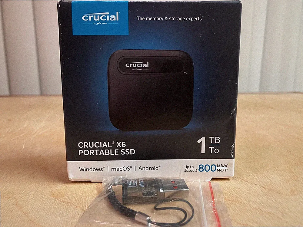 External Hard Drive 1TB/ Cable + Adapter Crucial X6 SSD — OPEN BOX